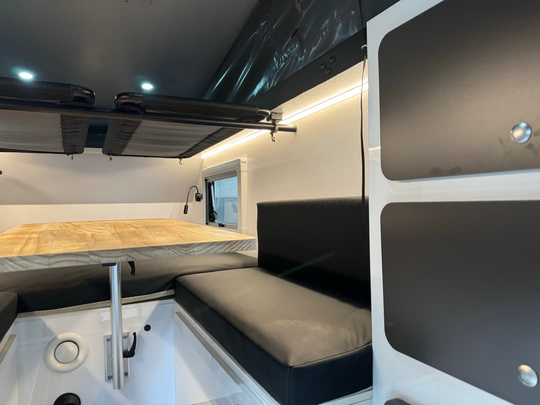 Innenraumdetail eines Koenigschwan Campers